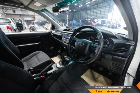 TOYOTA HILUX REVO MT ปี 2400#1