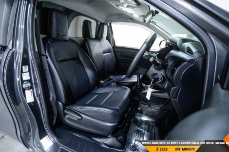 TOYOTA HILUX REVO  MT ปี 2023#6