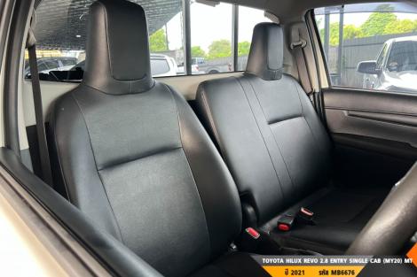 TOYOTA HILUX REVO  MT ปี 2021#6