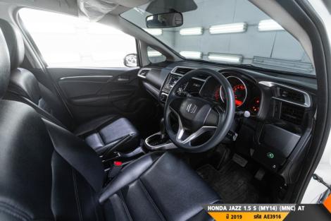 TOYOTA JAZZ  AT ปี 2019#1