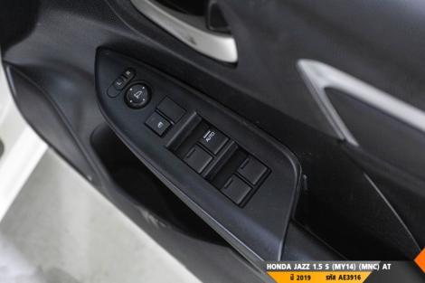 TOYOTA JAZZ  AT ปี 2019#4