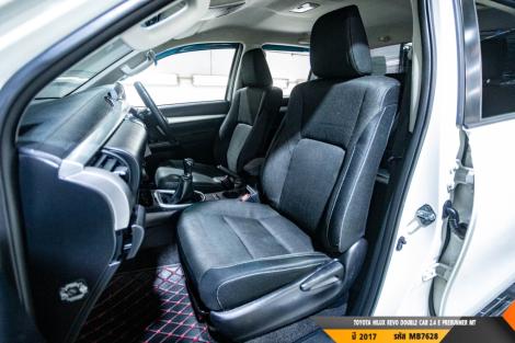TOYOTA HILUX REVO  MT ปี 2017#8