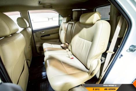 TOYOTA FORTUNER  AT ปี 2012#6