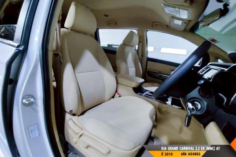 KIA GRAND CARNIVAL  AT ปี 2019#5