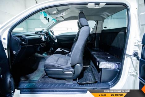 TOYOTA HILUX REVO  MT ปี 2016#8