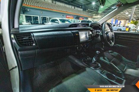 TOYOTA HILUX REVO  MT ปี 2019#8