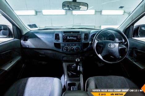 TOYOTA HILUX VIGO  MT ปี 2015#6
