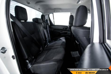 TOYOTA HILUX REVO MT ปี 2023#11